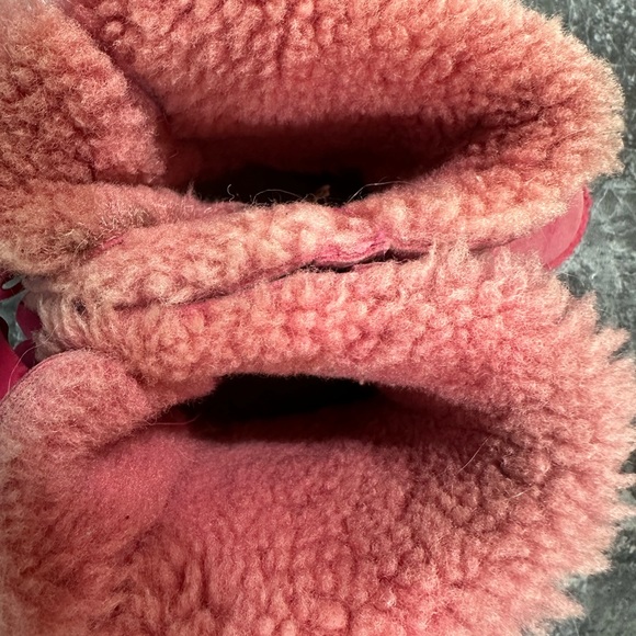 Ugg boots.   Size 12 little girls - Picture 5 of 5